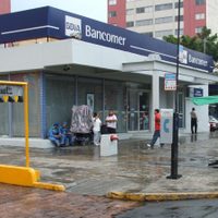 Banca gana mil 997 mdp en primer semestre por cobros operativos a usuarios: Condusef