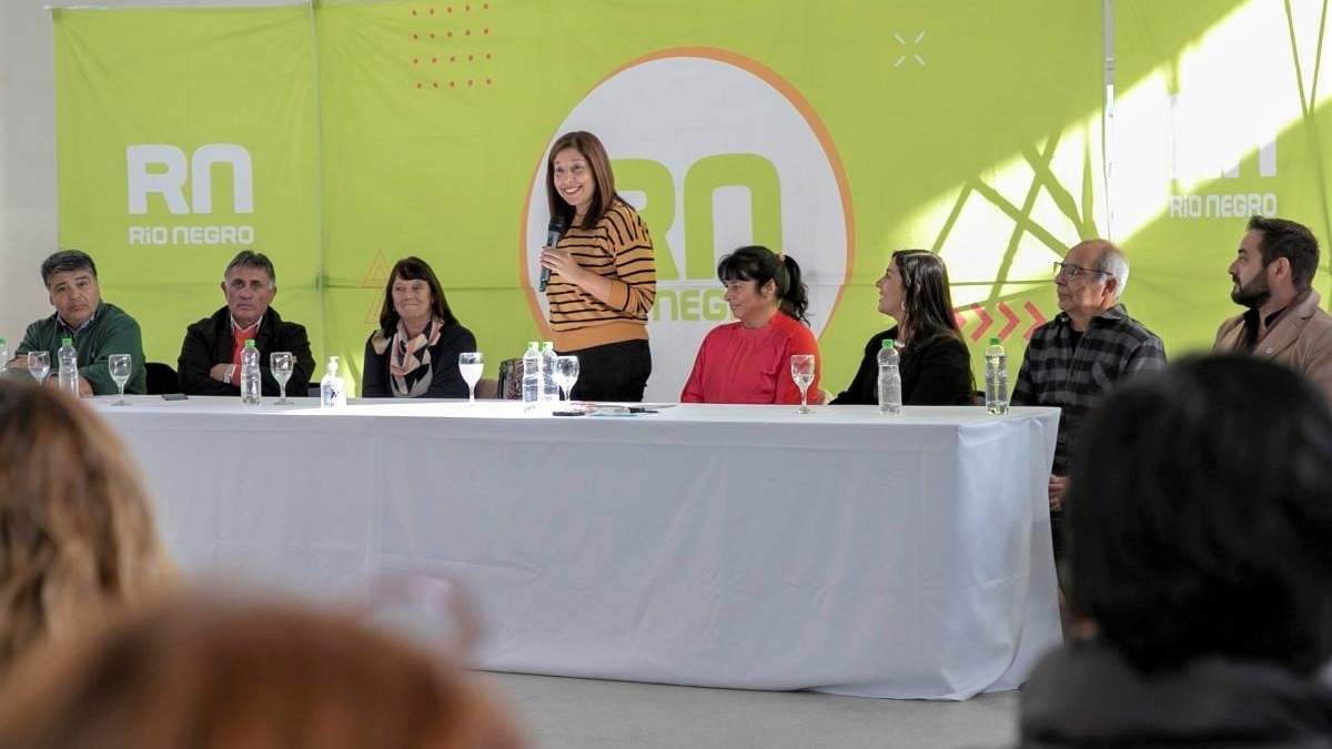 Las autoridades de Río Negro cofirmaron el Plan Calor. Fuente: Prensa Gobierno de Río negro.