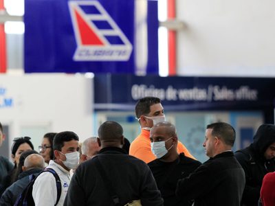 ¿Cómo son los controles que deben superar los argentinos repatriados?