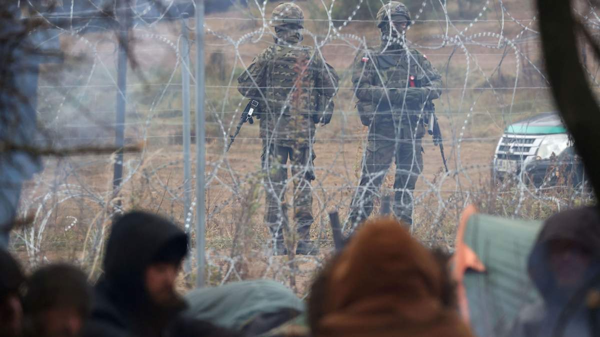 Soldados polacos en la frontera con Bielorrusia. Fuente: (Twitter)