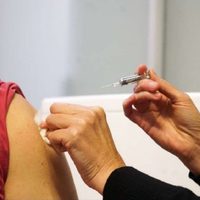 En Neuquén comenzaron a inyectar las primeras dosis de la vacuna antigripal