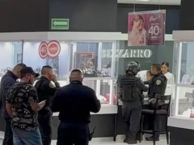 Se hicieron pasar por clientes y robaron la joyería Bizarro de Reforma 222