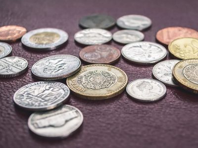 La moneda de $2 que homenajea a Borges y hoy cotiza como si fuera de oro: conocé los detalles