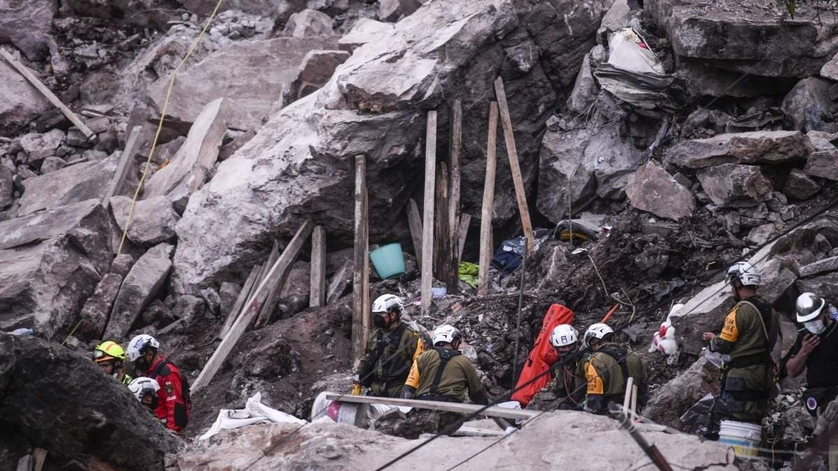 Maniobras de rescate a pie del Chiquihuite