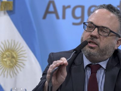 Kulfas: "Esperamos que YPF tenga la fortaleza financiera para aumentar la inversión"