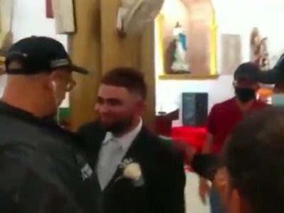 Detienen en plena iglesia y a punto de casarse a capo del Clan del Golfo (Video)