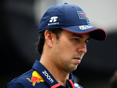 “Nunca volverá”: el excampeón de Fórmula 1 que apuntó contra Checo Pérez