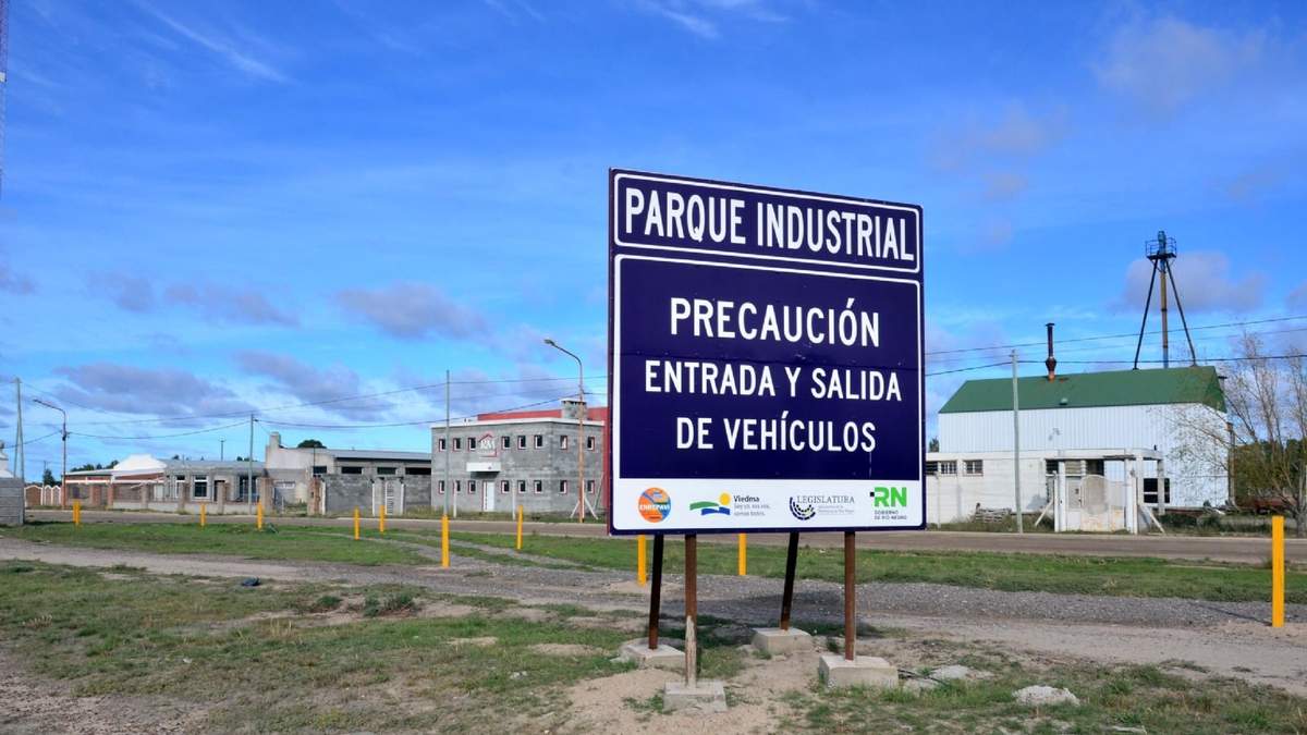 El ingreso a un parque industrial en Rio Negro. Fuente: (Twitter)