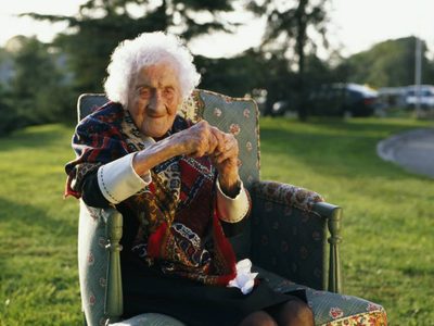 En teoría, los humanos pueden vivir hasta los 130 años, según un nuevo estudio