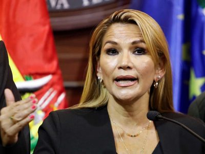Áñez presentó un proyecto de ley que obliga al debate electoral de los candidatos
