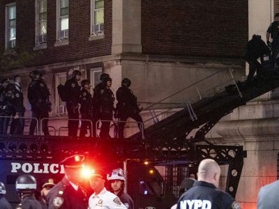 Desalojan edificio tomado por manifestantes propalestinos en la Universidad de Columbia