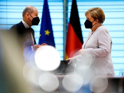 Angela Merkel y su candidato felicitaron a Olaf Scholz por su "éxito electoral"
