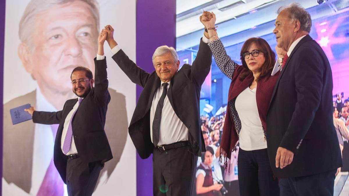 Hugo Eric Flores, dirigente del PES, con AMLO. Utilidad mutua