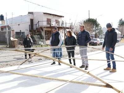 El gobernador Omar Gutiérrez visitó las obras de Las Lajas y El Cholar