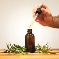 Aprendé cómo hacer aceite de romero en 5 pasos