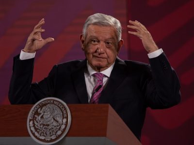 AMLO rechaza que satélites rusos espíen a EU: "no nos metan en sus argüendes"