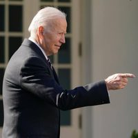 Biden expresa cautela ante el anuncio de Rusia de repliegue de tropas en Kiev