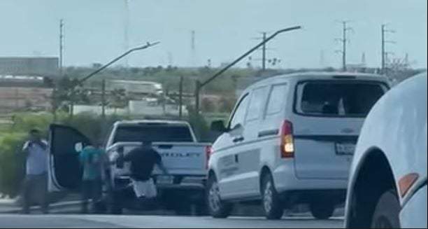 Robo de vehículos, sin freno. En la foto, roban camioneta a punta de pistola