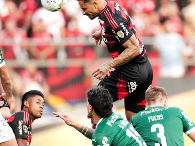 Flamengo campeón ante Palmeiras: poco fútbol, mucho roce, cabezazo y a cobrar