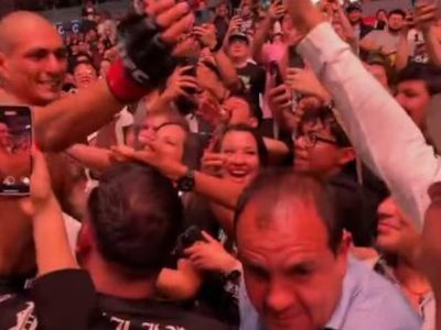 Captan a Cuauhtémoc Blanco en función de la UFC mientras colectivos protestaban en su contra (Video)