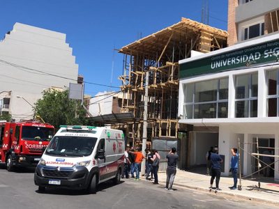 Urgente: se desmoronó una obra en Neuquén Capital, hay cuatro heridos