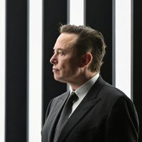 Musk sube la apuesta y amenaza a congresistas