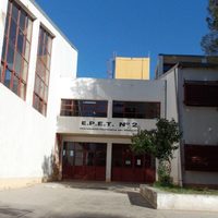 Docentes y familias de la EPET 2 exigen respuestas tras la reincorporación del director denunciado por maltrato laboral