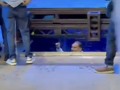 Max Cortázar cae en una pileta de agua en el acto de relanzamiento del PAN (Videos)