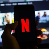 Sin tener que ir al cine: la comedia romántica que llegó a Netflix y es un éxito