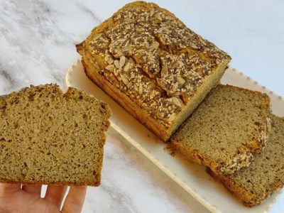 Pan keto de garbanzos: perfecto para hacer tostados y listo en pocos minutos