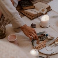 Rituales simples para atraer la buena suerte antes del Solsticio de Invierno, según tu signo del Zodíaco