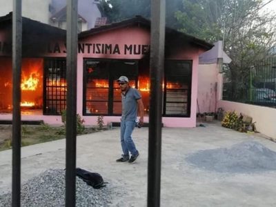 Quema una capilla de la santa muerte “por órdenes de Dios”