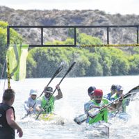 Todo queda en familia: padre e hijo ganaron la nueva edición de la Regata del Río Negro