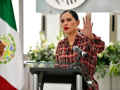 Sandra Cuevas rompe con la alianza PAN-PRI-PRD y denuncia sus corruptelas