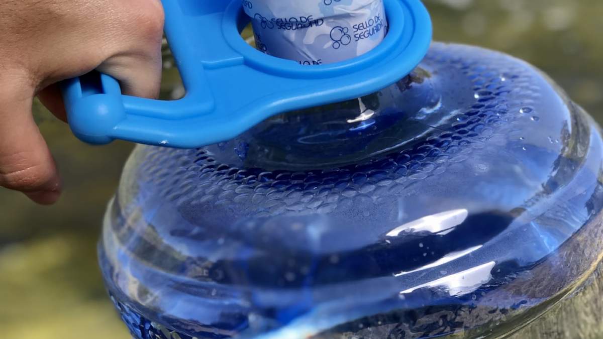 Bidones de agua. Fuente: (Instagram)
