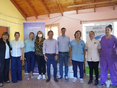 El vicegobernador Koopmann presidió la entrega de equipamiento al hospital de Rincón de los Sauces