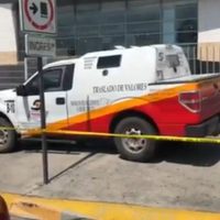 Asaltan camión de valores y matan a dos custodios