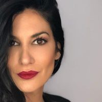 "Preciosa", Silvina Escudero deslumbra a sus fans desde la pileta ¿no lleva traje de baño?