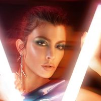 ¿Indecente? Kourtney Kardashian se amarró dos trapitos y salió a la calle ¡Zoom al detalle!