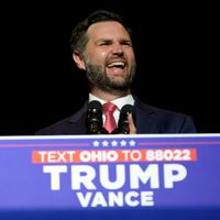 JD Vance, compañero de fórmula de Donald Trump, arremete contra Kamala Harris