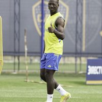 Luis Advíncula, denunciado por chocar y darse a la fuga