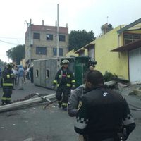 Vuelca microbús en Iztapalapa; hay 17 personas lesionadas