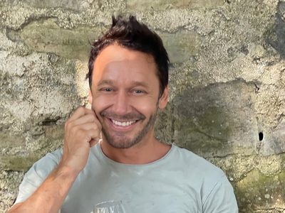 Benjamín Vicuña disfruta de sus vacaciones con Eli Sulichin en Punta del Este