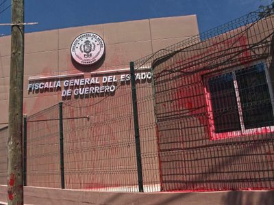 Mujeres protestan en Chilpancingo y acusan a Astudillo de proteger a violadores