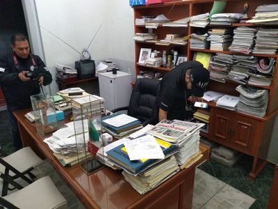 Cateo y aseguramiento a Tribuna Libre y Página 24, con tufo a venganza de los "Felipes" González y Muñoz