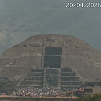 Así fue el momento del ataque en la Pirámide de la Luna de Teotihuacán captado por Webcams