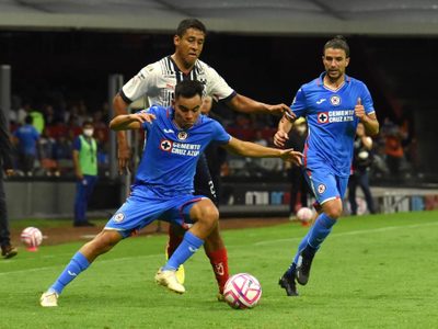 En un partido poco emocionante, Cruz Azul empata 0-0 ante Rayados en el Azteca