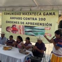 Amparan 50 indígenas mazatecos defensores contra 200 órdenes de aprehensión