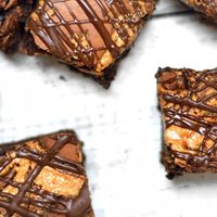 Con 3 ingredientes y mucho sabor: prepará estos brownies proteicos sin azúcar para darse un gustito