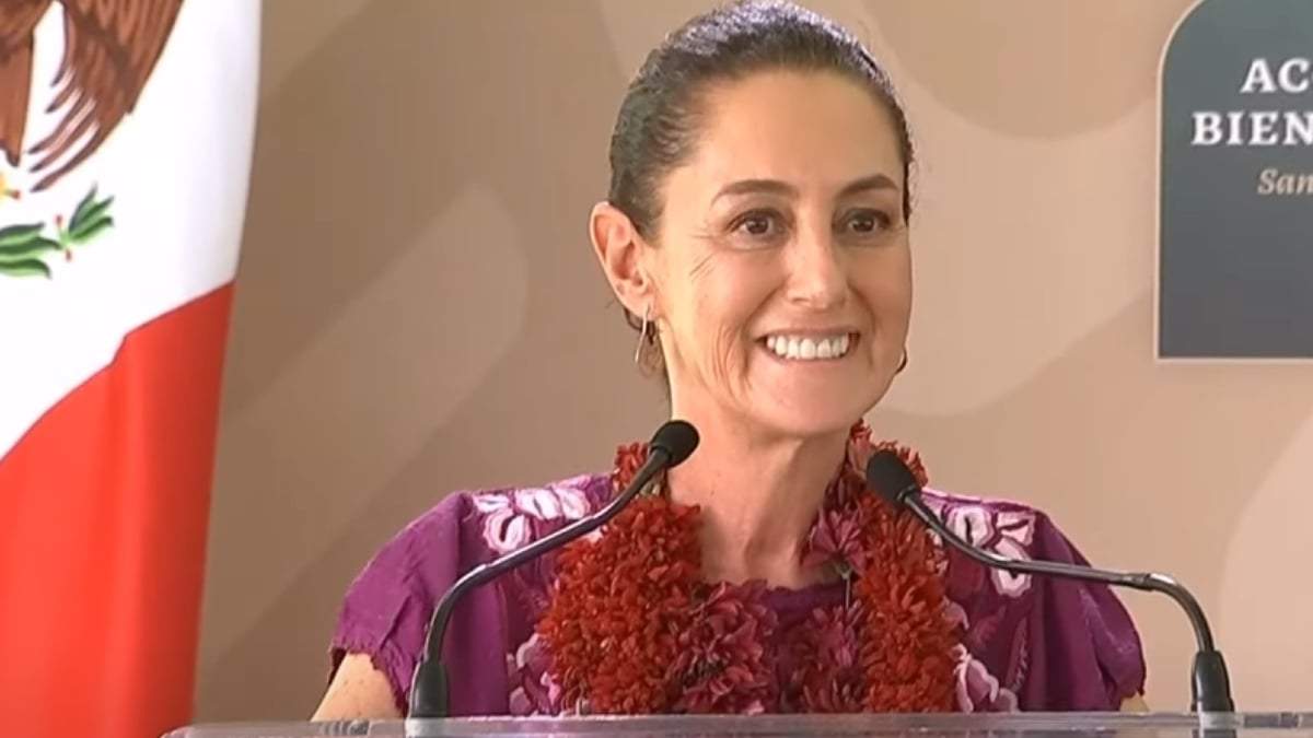 Claudia Sheinbuam durante su discurso en Oaxaca